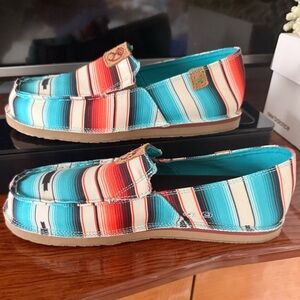 Twisted X Women's Slip-On in "Sunset Serape" part of the Hooey® collection sz 9